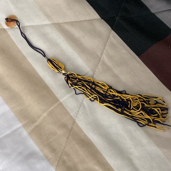 Navy and yellow gold suction cup tassel - Picture 5 of 10